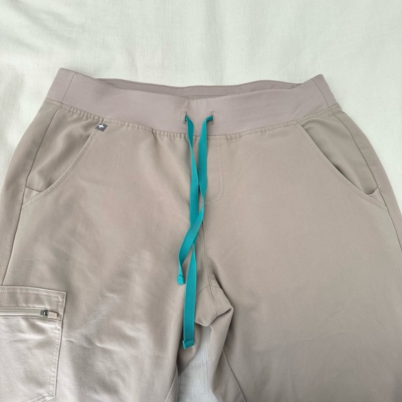 FIGS High Waisted Zamora Jogger Scrub Pants Tan Nude Boulder Size Medium - Picture 5 of 12